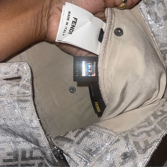 Metallic logo Fendi pants - Picture 10 of 11